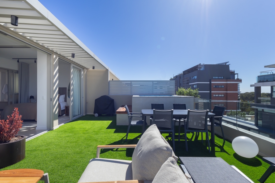 To Let 3 Bedroom Property for Rent in Green Point Western Cape